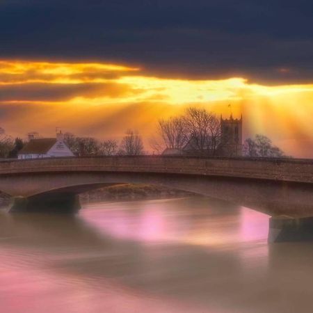 Riverbank Guest House Wiggenhall Saint Germans Экстерьер фото