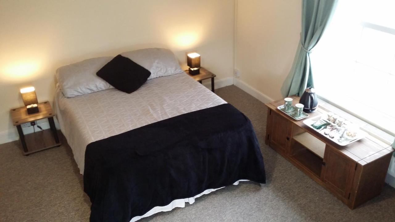 Riverbank Guest House Wiggenhall Saint Germans Экстерьер фото